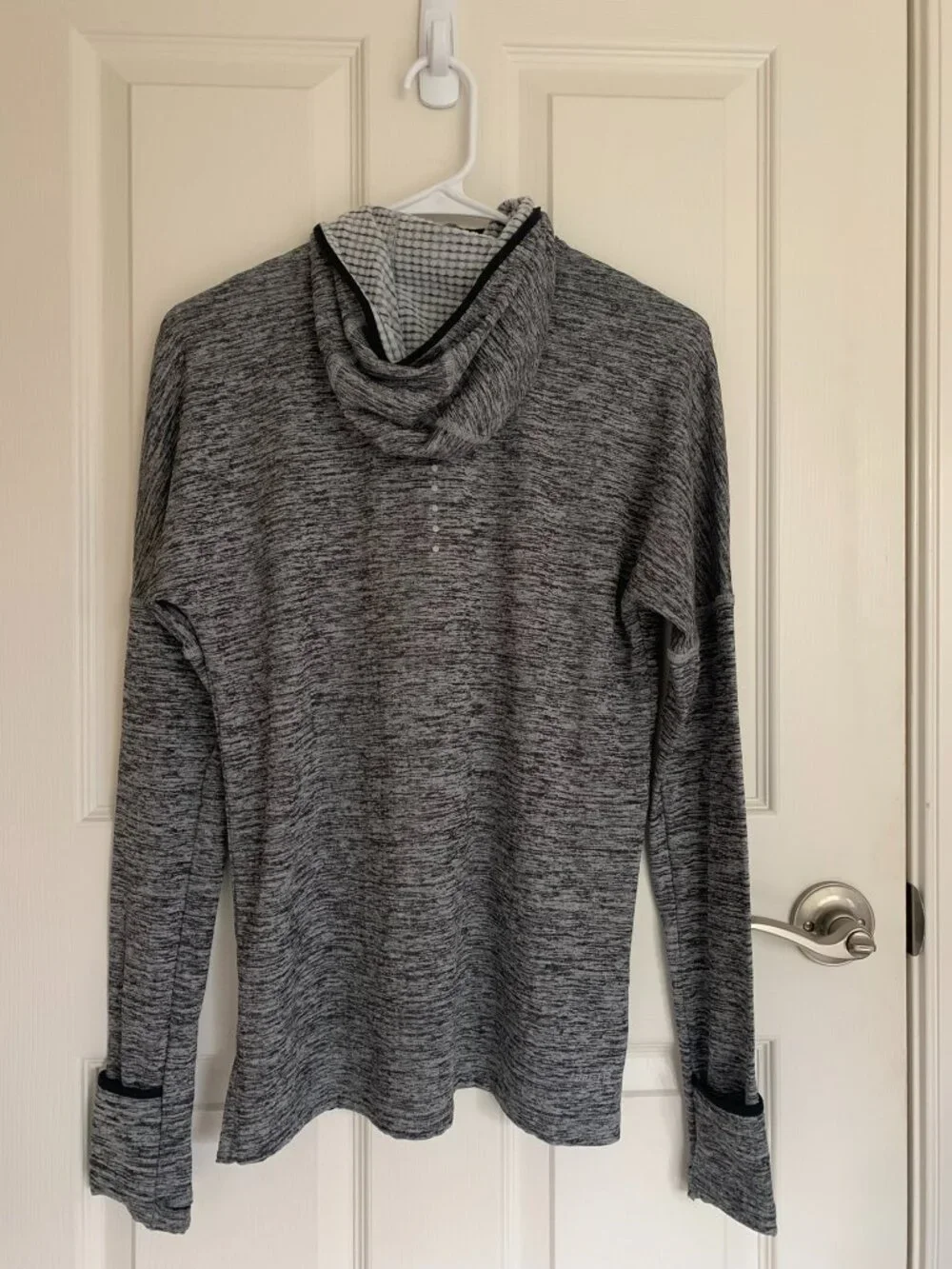 Share Nike Women's Dri-Fit Running Long-Sleeve Top, Grey Hooded, size S NWOT